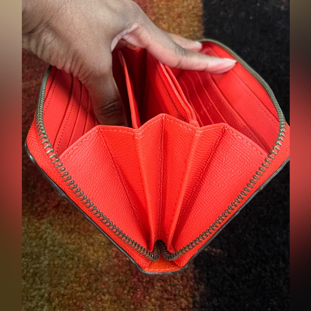 NWOT Coach Mickie Accordion Zip Wallet In Grain Leather (F52645) in Orange - Picture 8 of 15